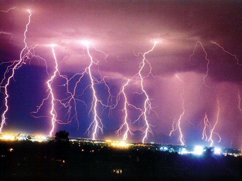 Australia: 5000 lightning strikes during storms