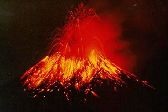 Ecuador’s Tungurahua volcano unleashes violent explosion