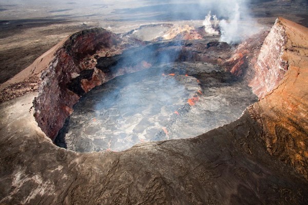 Kilauea crater lava lake grows