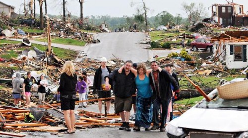 Deadly tornadoes sweep the Midwest, 75% of city Joplin destroyed
