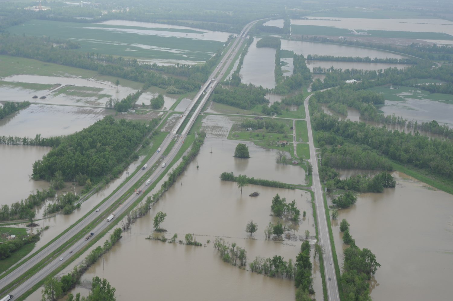 Cairo Leeve just broke – New Madrid floodway