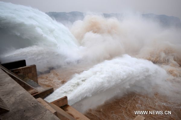 hundreds-of-reservoirs-at-risk-of-overflowing-in-anhui-province-in-china