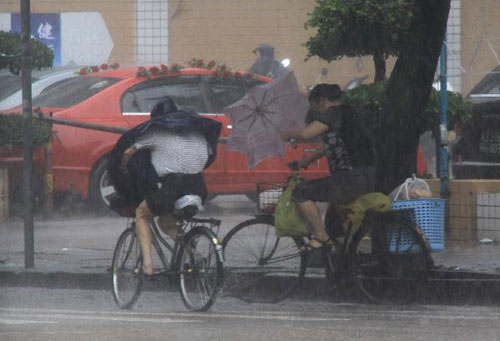 this-years-3rd-tropical-storm-sarika-makes-landfall-in-china