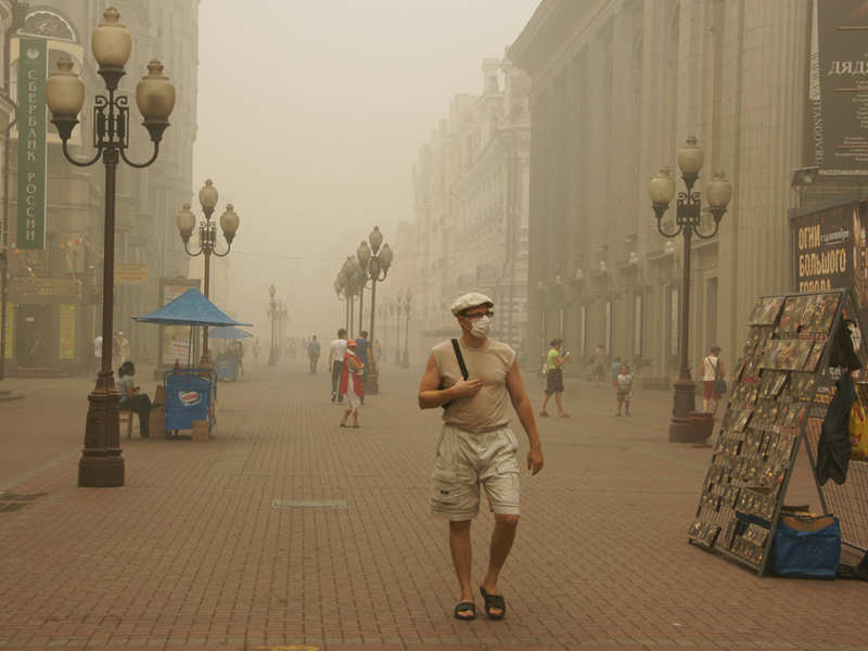 Russia battles fires amid tropical heat