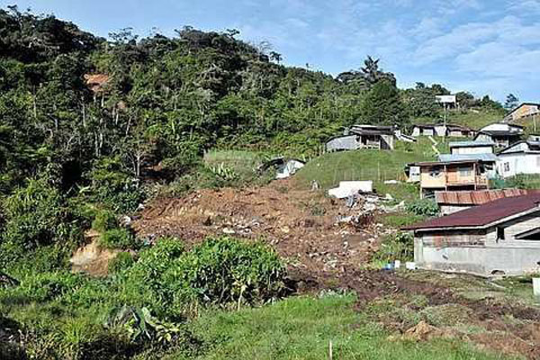 landslide-buried-several-houses-in-a-village-near-cameron-highlands-resorts-in-malaysia