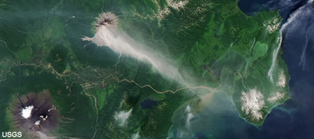 Volcanoes on Kamchatka peninsula still erupting