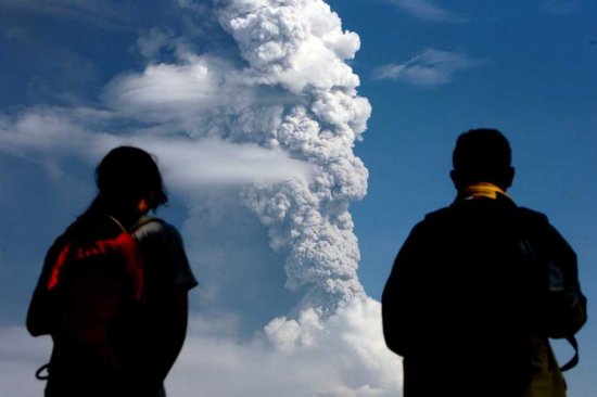 Increased activity at 22 volcanoes in Indonesia