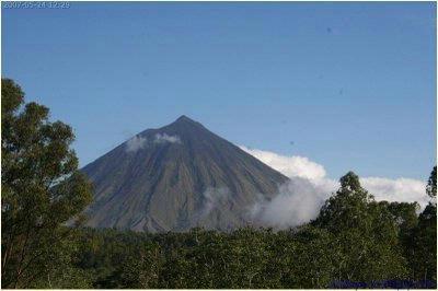 Anak Ranakah volcano alert level raised
