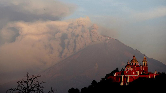 Popocatépetl awakening again