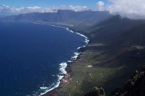 El Hierro – volcanic risk alert increased to “yellow” on Canary Islands