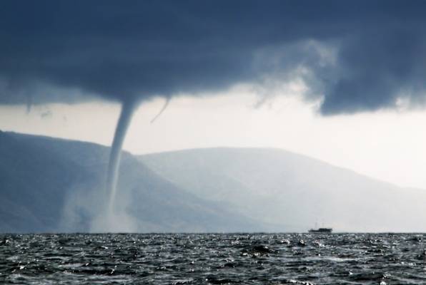 Severe storm hit Croatia – Waterspout, hail and lightning strikes
