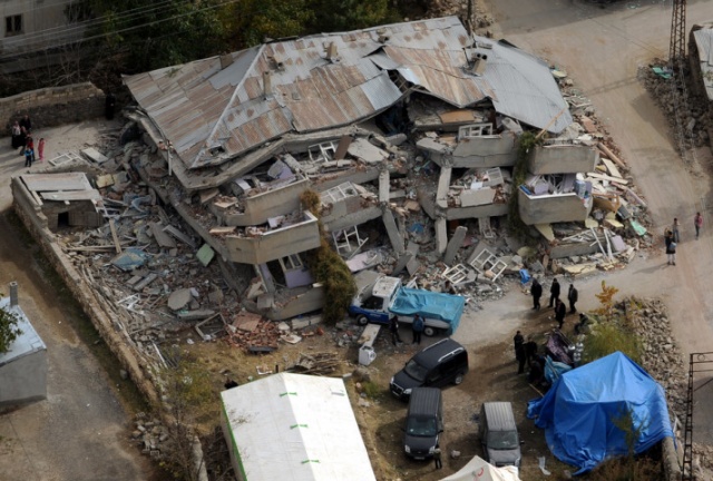 7-2-van-earthquake-aftermath