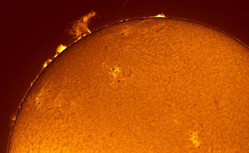 Solar prominence about 7 times the size of Earth occured on eastern limb