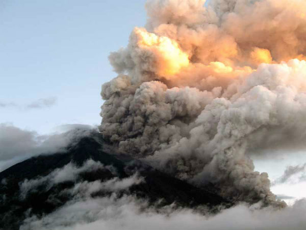 new-explosions-at-tungurahua-volcano-in-ecuador