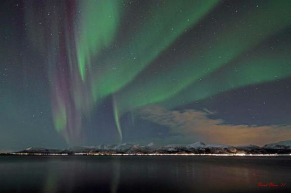 First solar activity in 2012 – Ionospheric disturbance and wonderful auroras