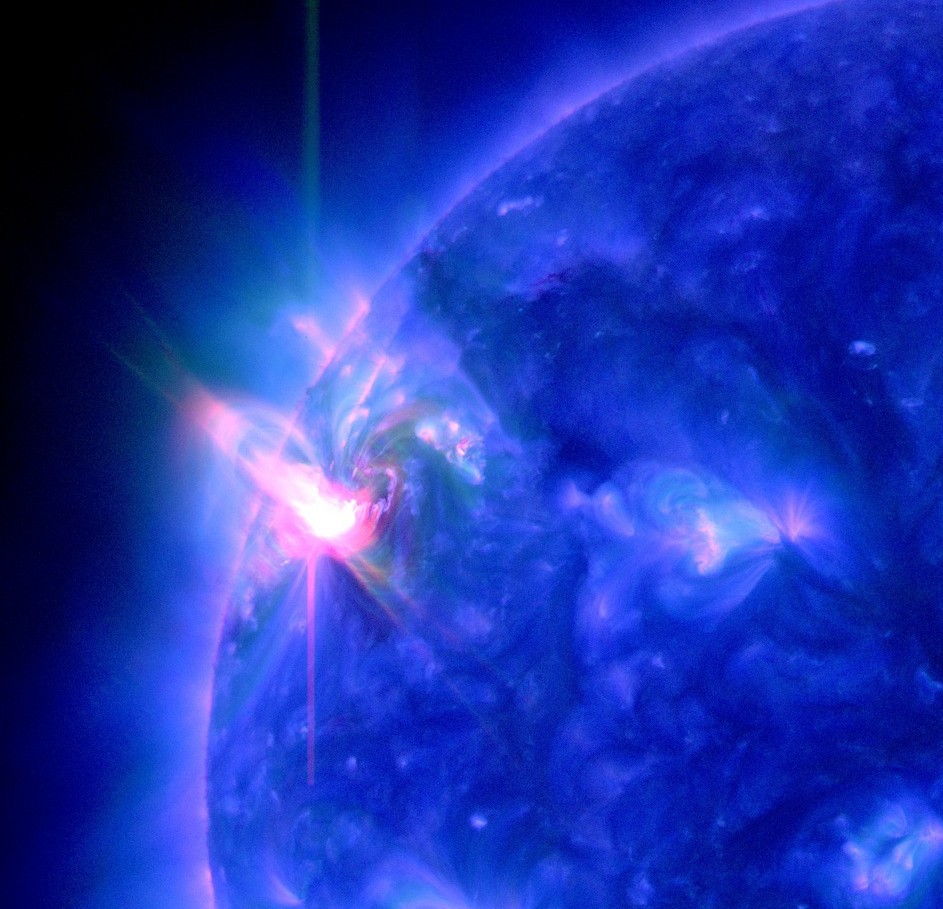 long-duration-m2-0-solar-flare-peaked-today-producing-earth-directed-cme