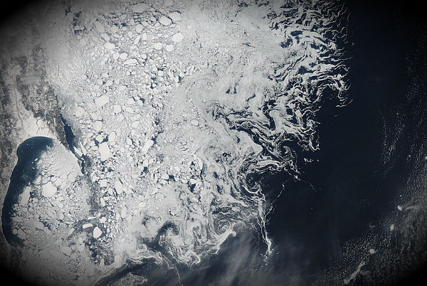ice-cover-in-the-sea-of-okhotsk