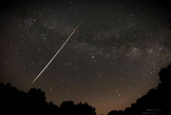 Earth Day 2012 Lyrid meteor shower