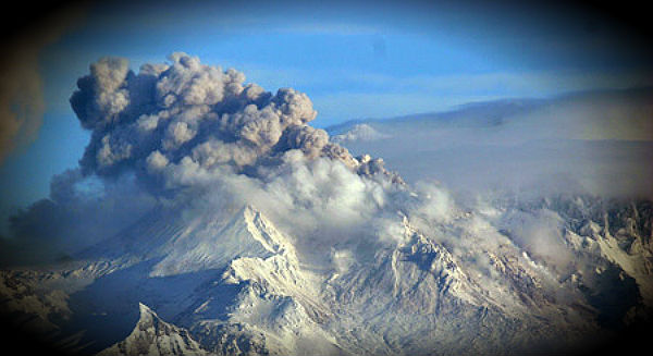 explosive-extrusive-effusive-eruption-of-the-kamchatkan-shiveluch-volcano-continues