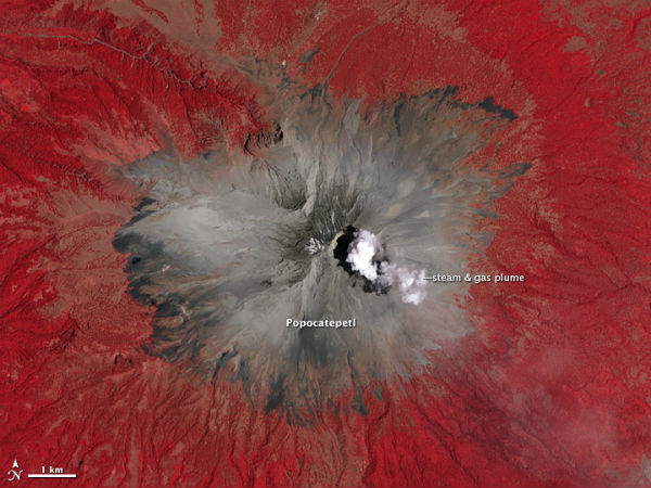 popocatepetl-rumbles-gas-emissions-glowing-lava