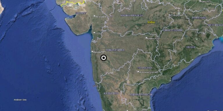 Thousands of Mozambique Tilapia fish found dead on the river banks at Hatvalan, India
