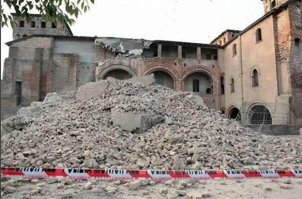 Another strong 5.2 earthquake hits Northern Italy