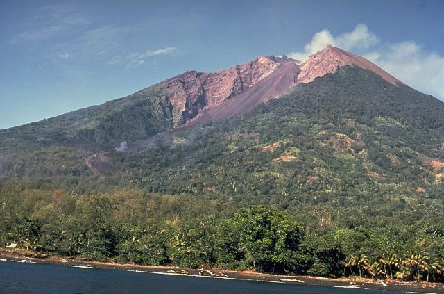 manam-one-of-pngs-most-active-volcanoes-has-new-series-of-eruptions