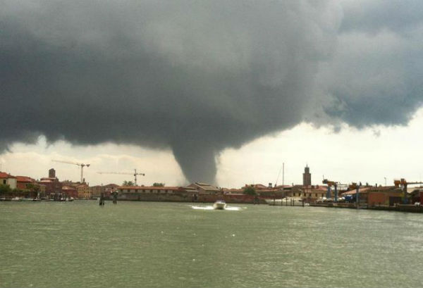 Violent tornado hit Venice, Italy