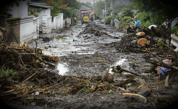 thousands-cut-floods-landslides-japan
