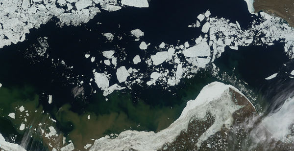 Unusual sea ice retreat in the Beaufort Sea