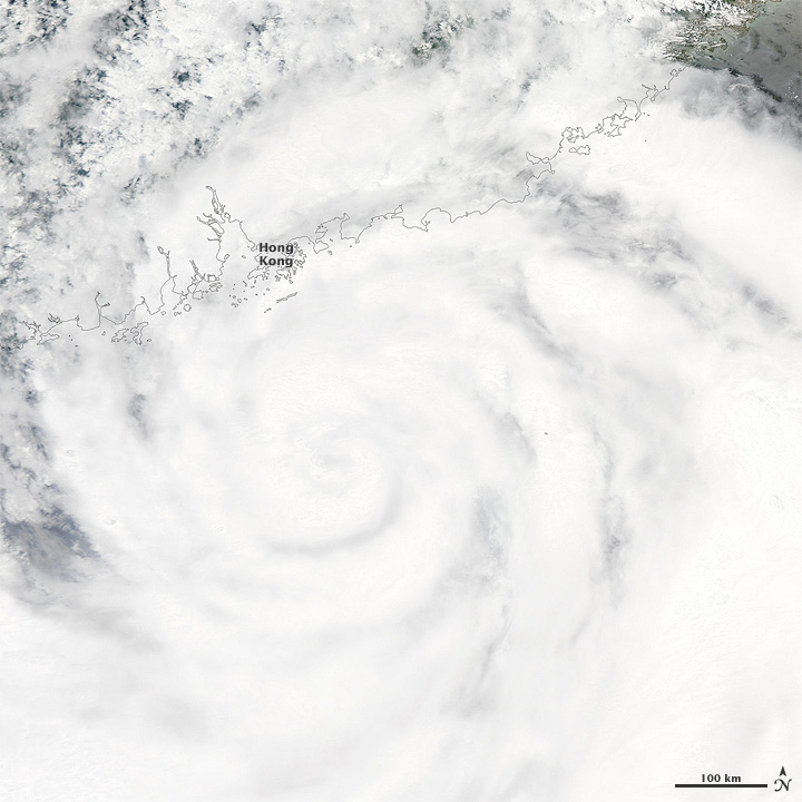Powerful Typhoon Vicente making landfall in Guangdong, China