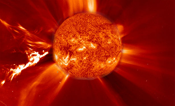spectacular-filament-eruption-waves-ionization-suns-polar-magnetic-field-shift-end-august