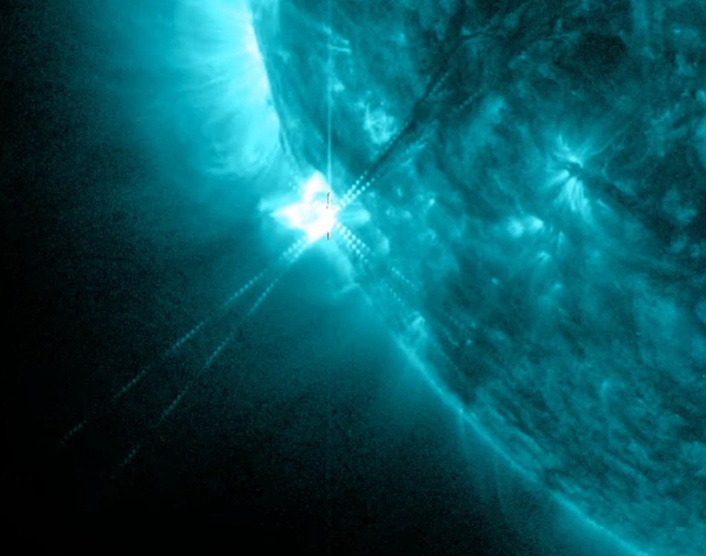 Moderate solar flare reaching M1.3 peaked at 12:11 UTC
