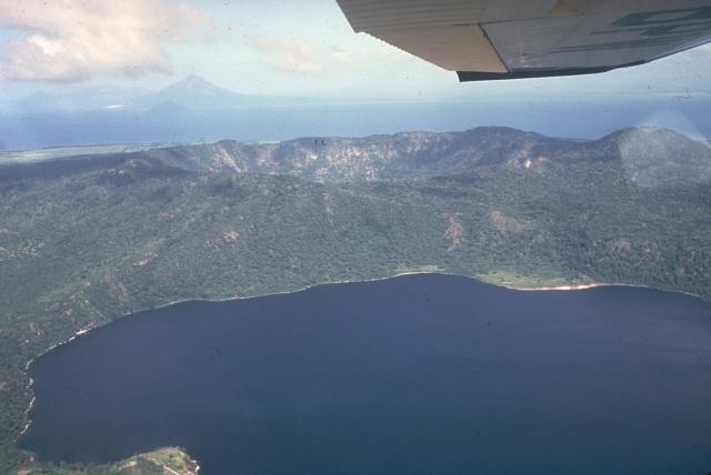 Massive Costa Rican earthquake awakens Nicaraguan Apoyeque volcano