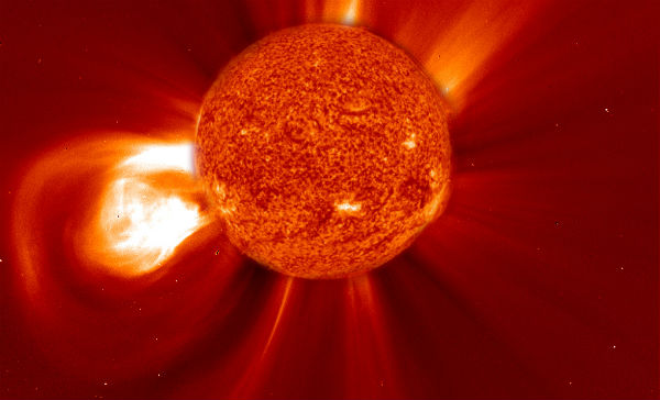 Moderate solar activity – M2.3 solar flare, G2 geomagnetic storm