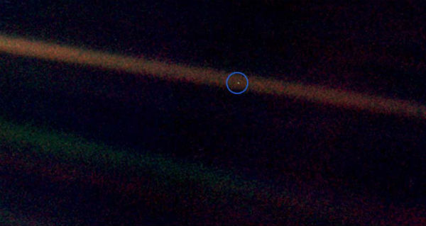 Carl Sagan – Pale Blue Dot