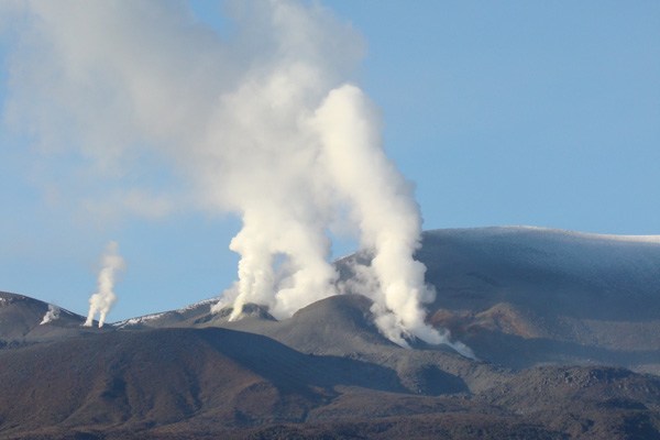 Smoke pours from the new vents that appeared in Tuesday's eruption of Mt. Tongariro. Photo: Adrift Outdoors Ltd- Guided Tongariro Alpine Crossing.