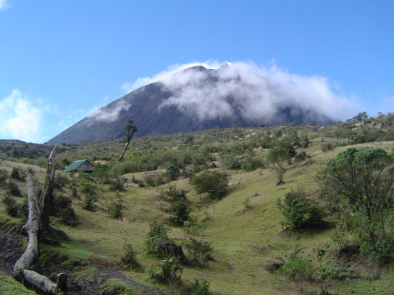 Volcan de Pacaya. Photo credit: Mariel Castro, April 17, 2006