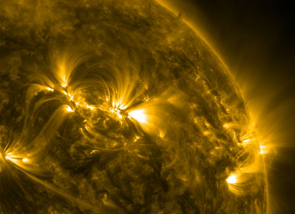 Moderate solar flare reaching M1.7 erupted from AR 1652