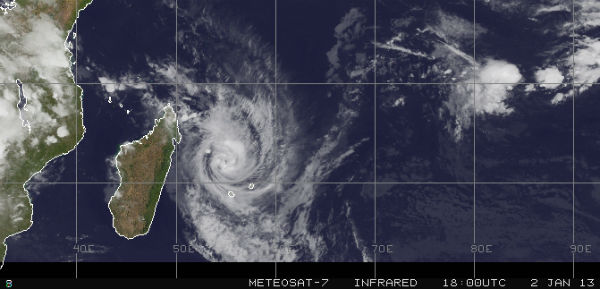 Tropical Cyclone Dumile approaching La Reunion Islands
