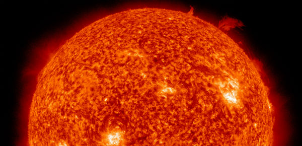 Fast-growing Sunspot 1678 poses threat for M-class and X-class solar flares
