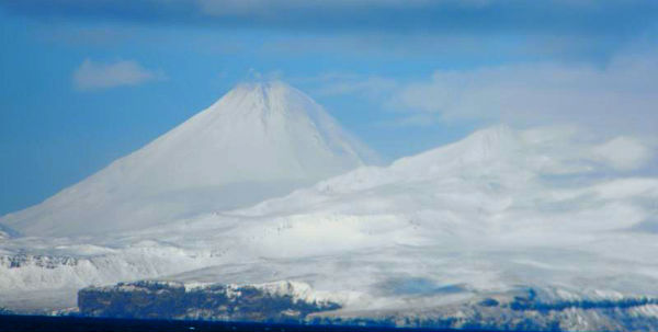 Cleveland volcano in Aleutian Islands woke up – A new dome has formed in the summit crater