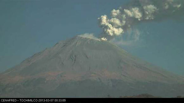 Screenshot from Tochimilco webcam on March 7, 2013 (Credit: Tolchimilco/CENAPRED)