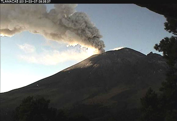 Popocatepetl volcano in Mexico entered into strong eruptive phase