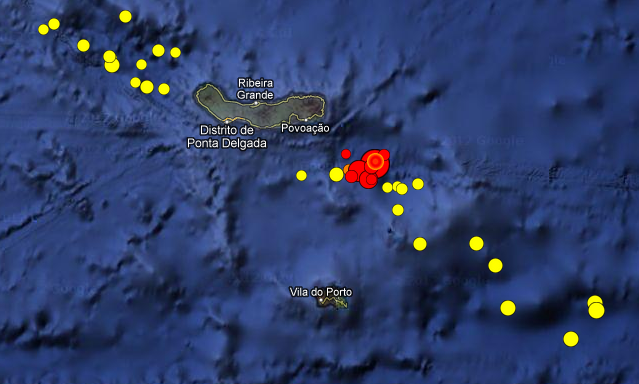 List of latest earthquakes – Azores Islands, Portugal. Credits: Centro de Vulcanologia e Avaliação de Riscos Geológicos. Google 2013 – Image: NASA, Terrametrics 2013.