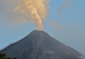 Active volcanoes in the world: May 1 – May 7, 2013