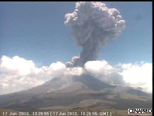 Strong eruption with ash emissions at Popocatepetl volcano, Mexico