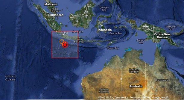 Very strong M 6.7 earthquake struck near Christmas Islands