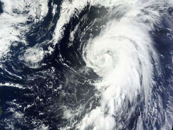 Tropical Storm Yagi nears southern coast of Japan