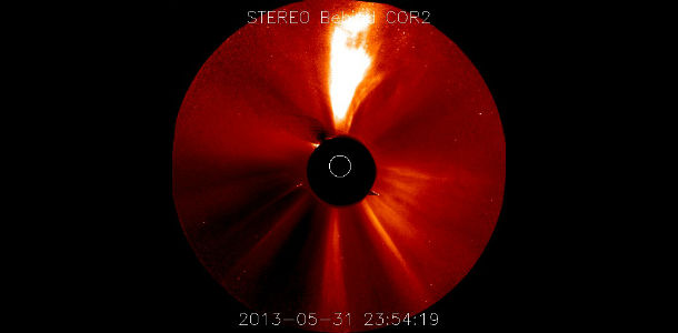 C9.5 solar flare erupted from Sunspot 1762, geomagnetic activity subsided